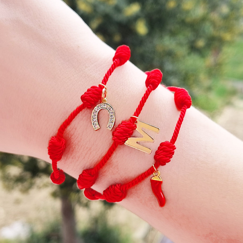 Bracciali con sette nodi